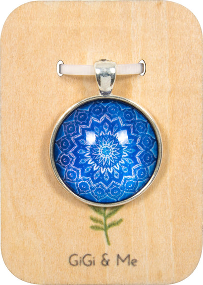 Bright & Beautiful Floral Round Pendant in Vintage Silver - PVS009