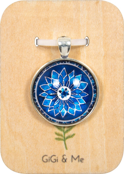 Bright & Beautiful Floral Round Pendant in Vintage Silver - PVS010